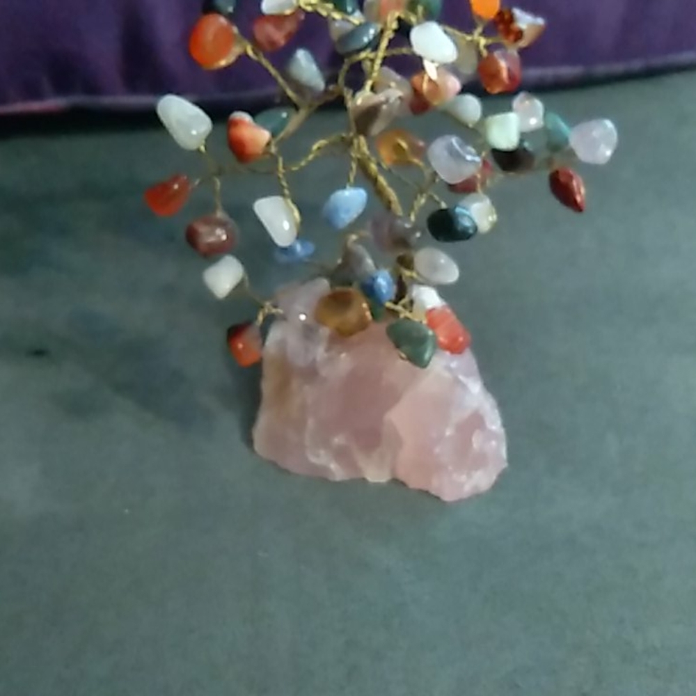Beautiful Quartz tree with assorted quartz